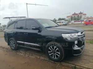 Toyota Land Cruiser 5.7 V8 GXR 2016 Black
