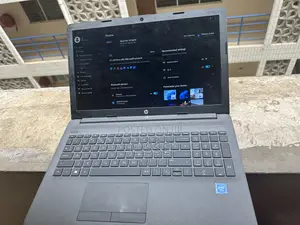 Laptop HP 250 G7 8GB Intel SSD 16 GB