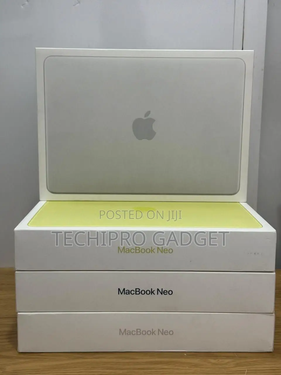 New Laptop Apple MacBook Neo 2026 8GB Intel Core i5 SSD 512GB