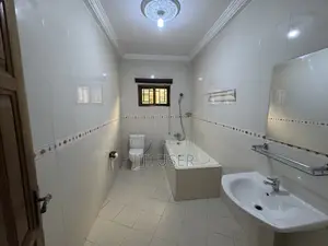4bdrm House in Nmai-Dzorn for rent