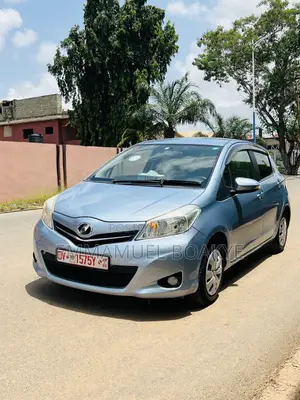 Toyota Vitz 2013 Blue