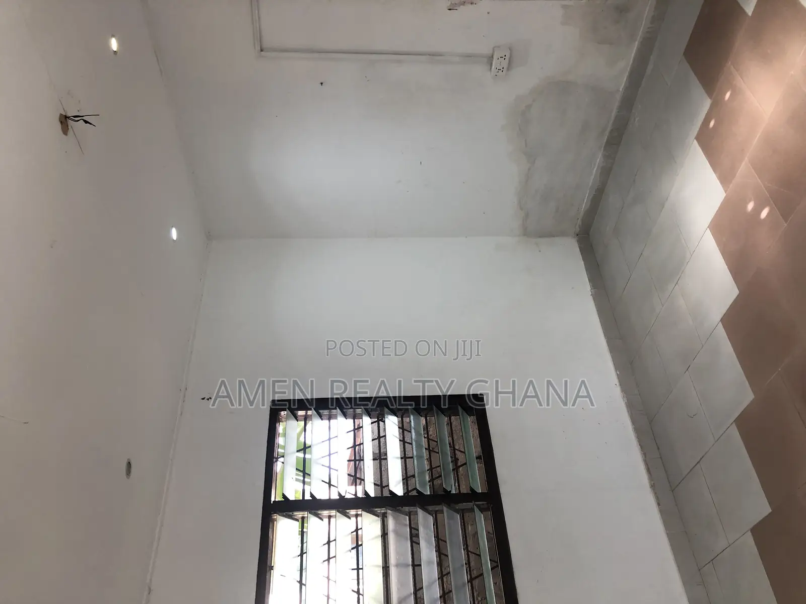 1bdrm Room & Parlour in Lakeside for rent