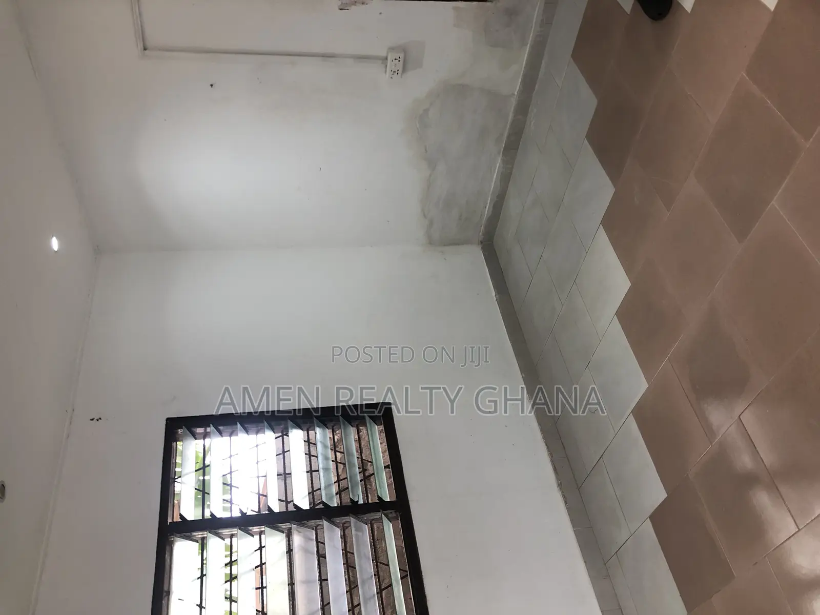 1bdrm Room & Parlour in Lakeside for rent