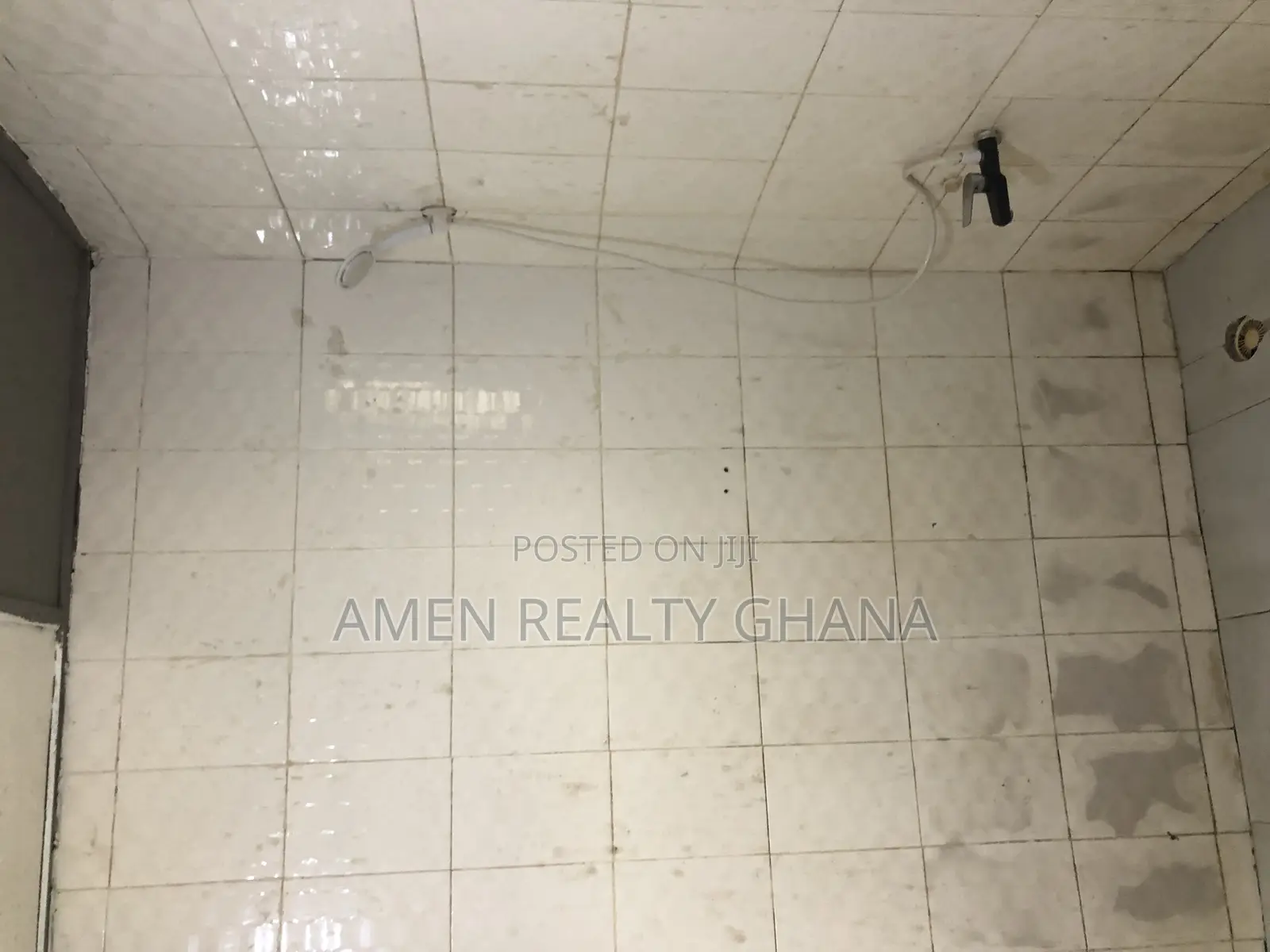 1bdrm Room & Parlour in Lakeside for rent