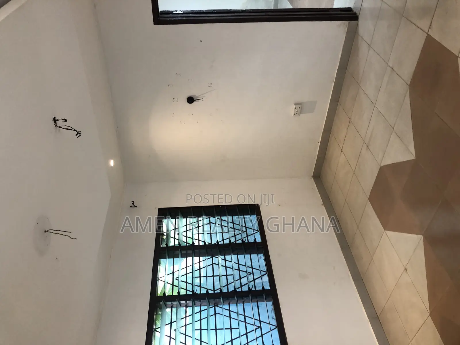 1bdrm Room & Parlour in Lakeside for rent