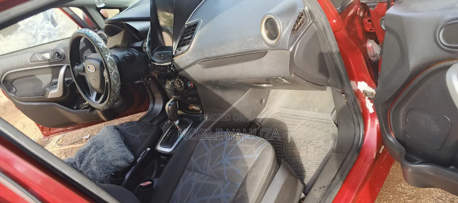 Ford Fiesta SE Hatchback 2011 Beige
