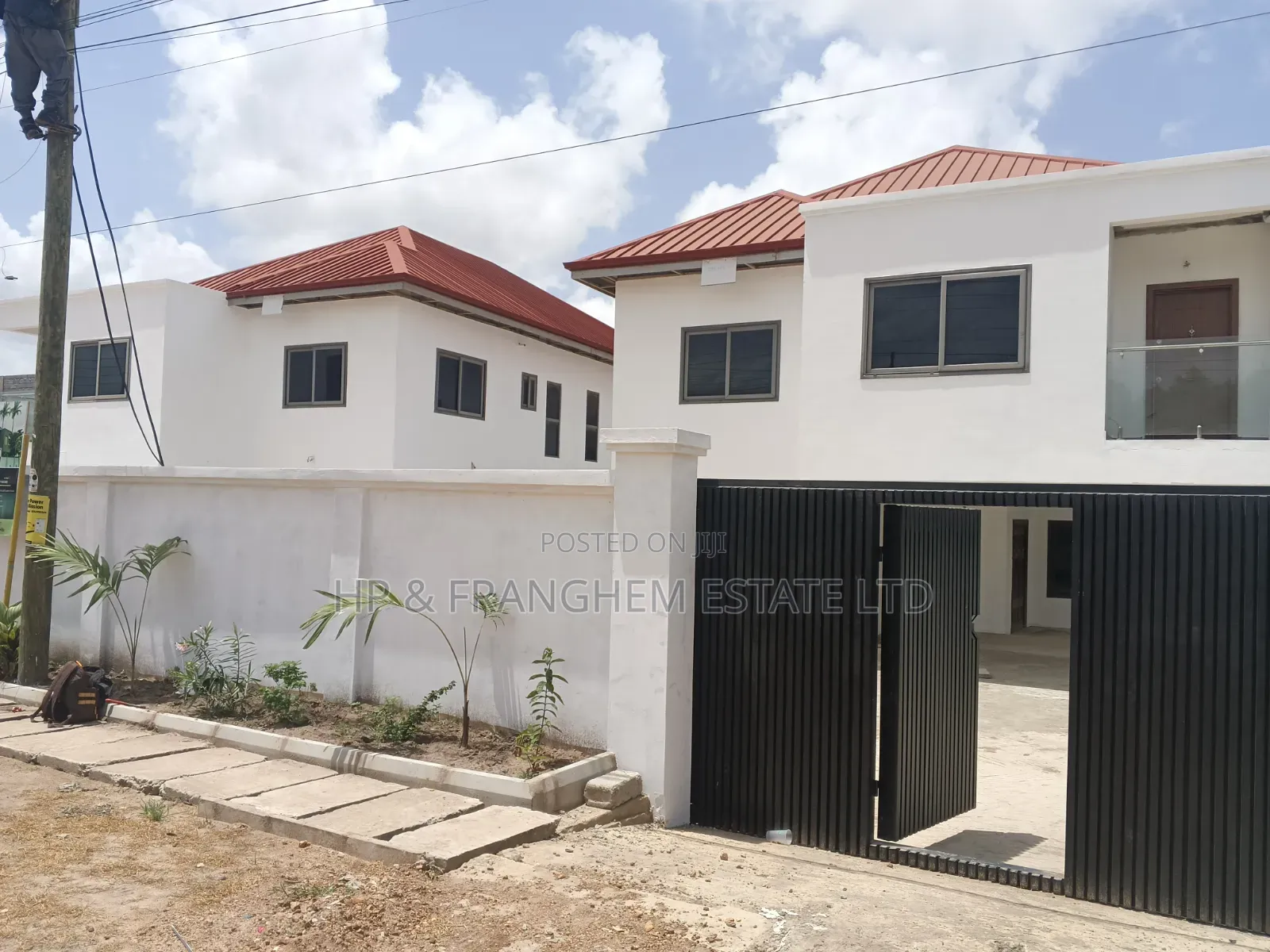 4bdrm Duplex in Hp & Franghem Estate, Accra Metropolitan for sale