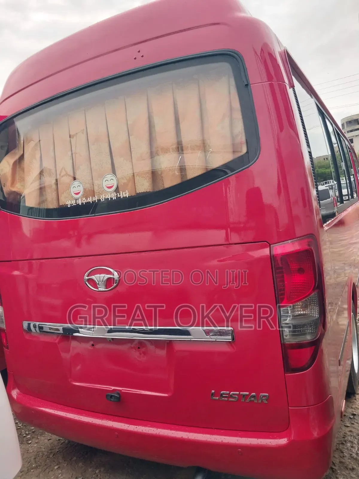 Hyundai Aero Town 2010 Red