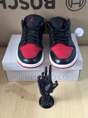 Authentic Nike Jordan 1 Low Bred Sail (Wmns) Dc0774-061 Mint Condition