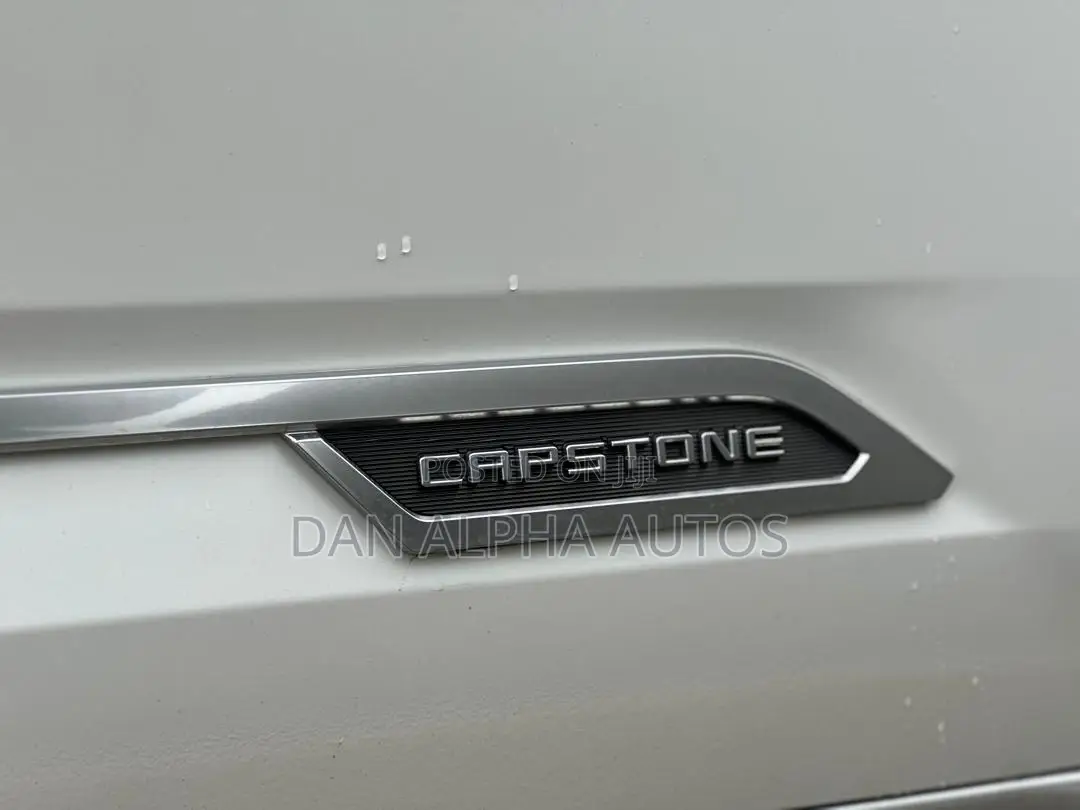 Toyota Tundra 2024 White