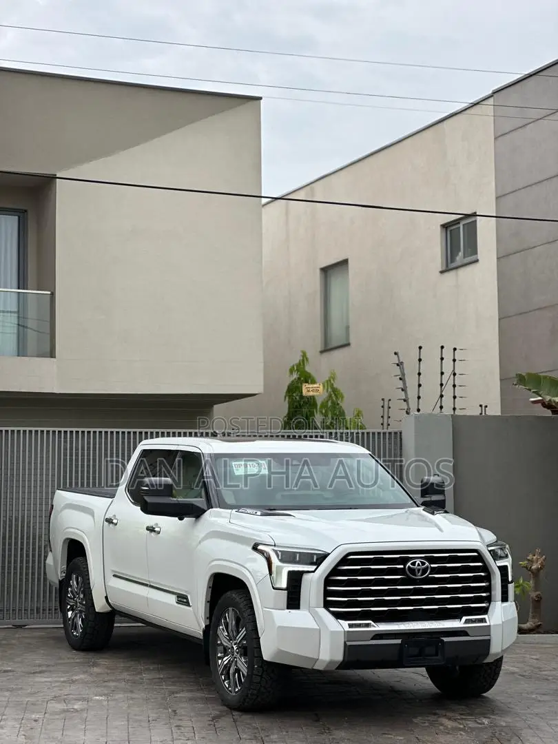 Toyota Tundra 2024 White