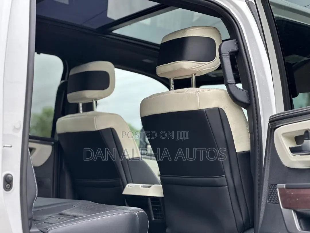 Toyota Tundra 2024 White