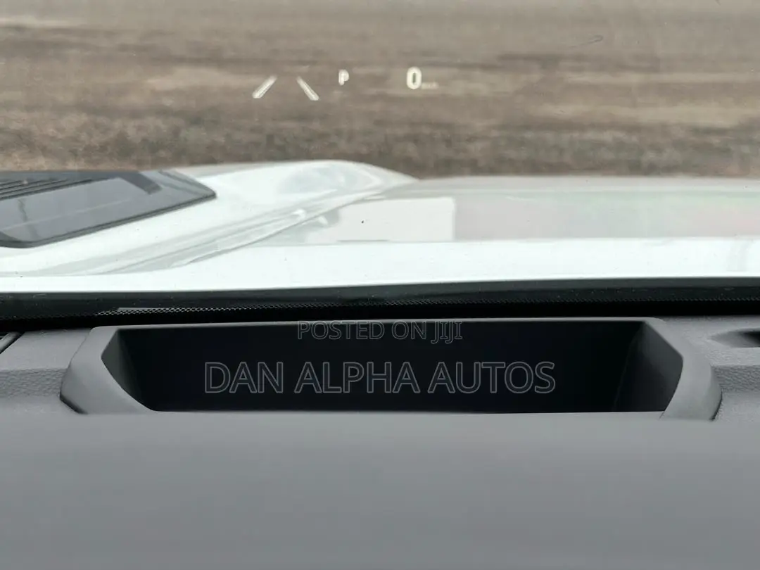 Toyota Tundra 2024 White