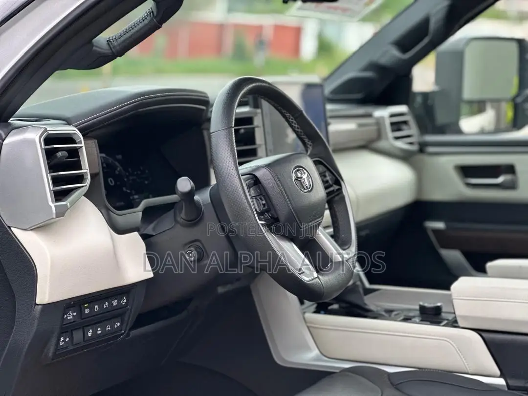 Toyota Tundra 2024 White