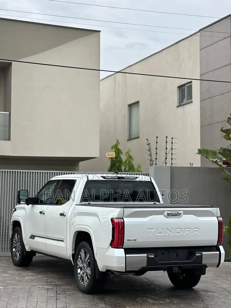 Toyota Tundra 2024 White