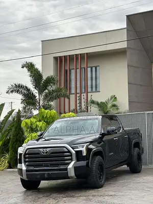 Toyota Tundra 2023 Black