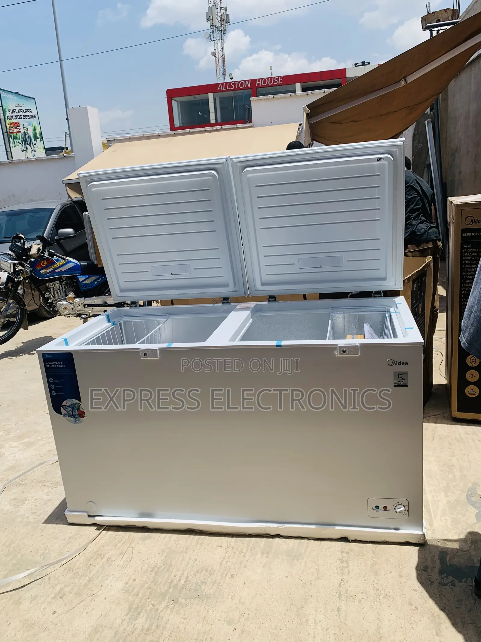 Lovely New Chest Freezer Double Door Fridge 508l Midea
