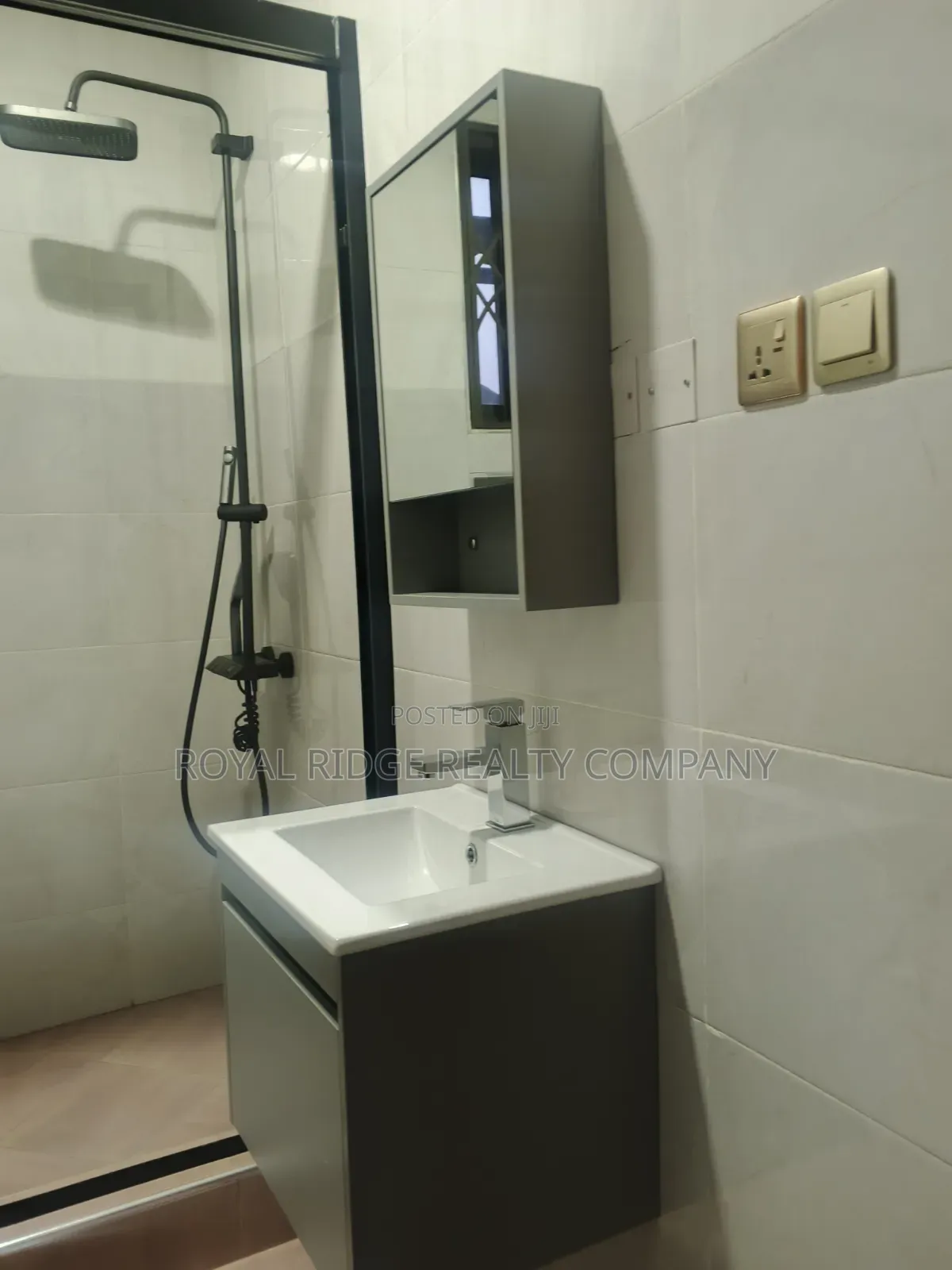 Furnished 2bdrm Apartment in Burma Hills Close To, Accra Metropolitan