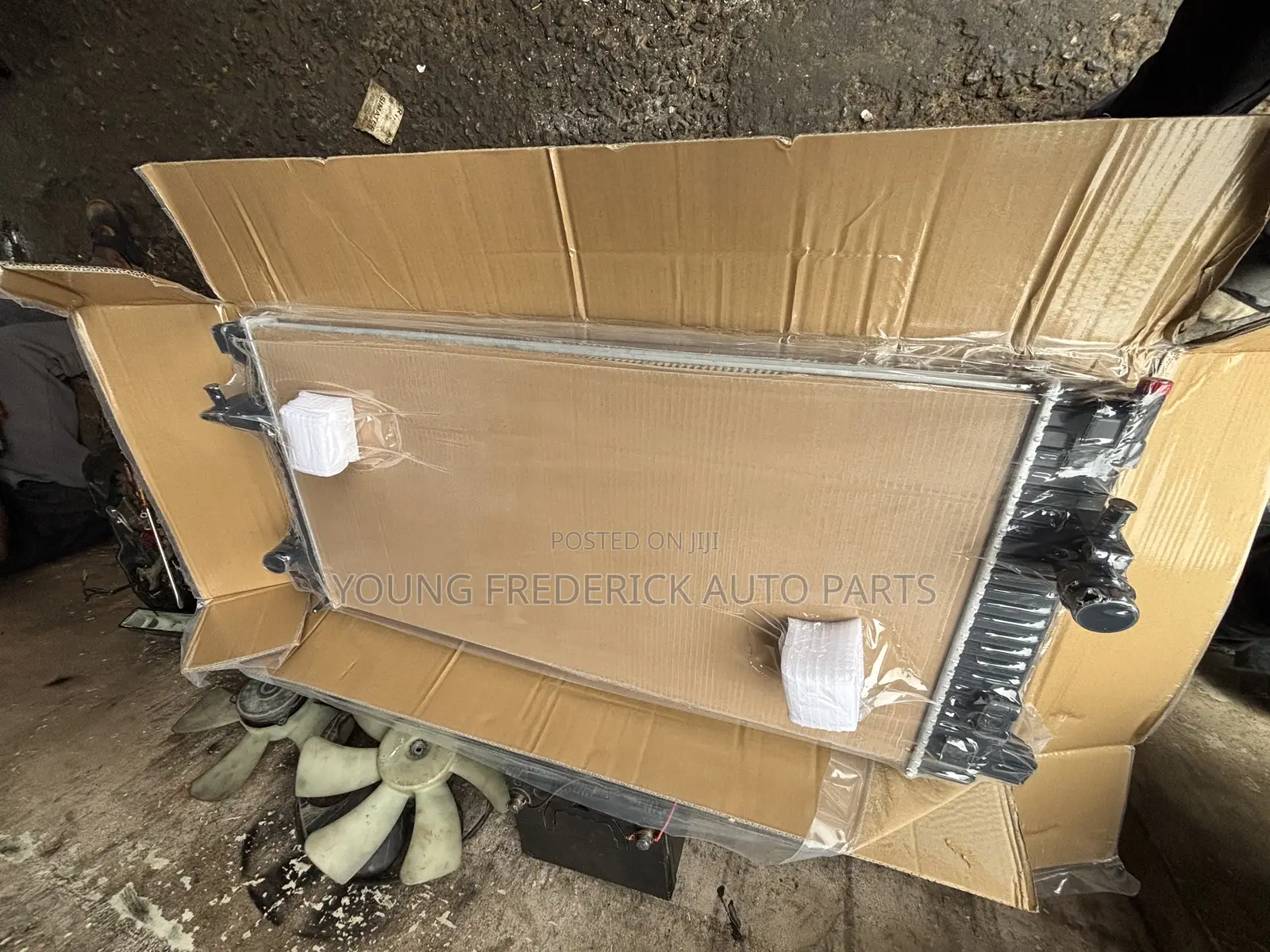 Ford F-150 2016 2017 2018 2019 2020 Radiator/Tank