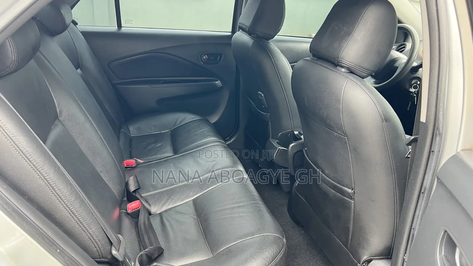 Toyota Yaris 2011 Silver