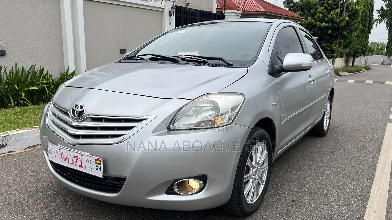 Toyota Yaris 2011 Silver