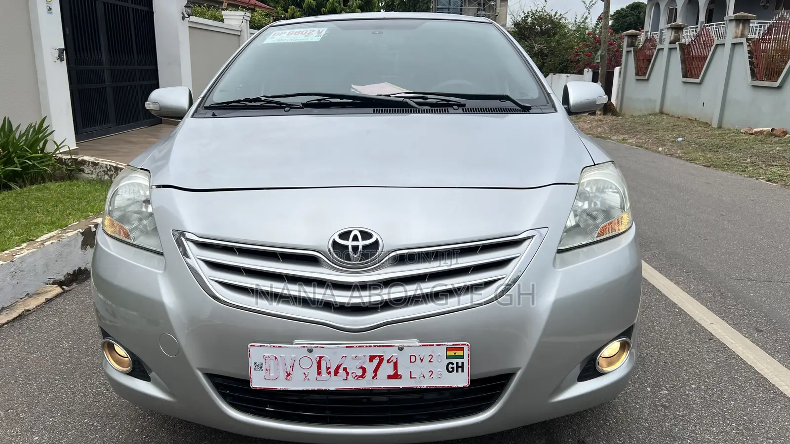 Toyota Yaris 2011 Silver