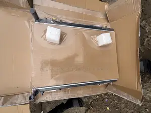Nissan Pathfinder 2014 2015 2016 2017 2018 2019 Radiator/Tank