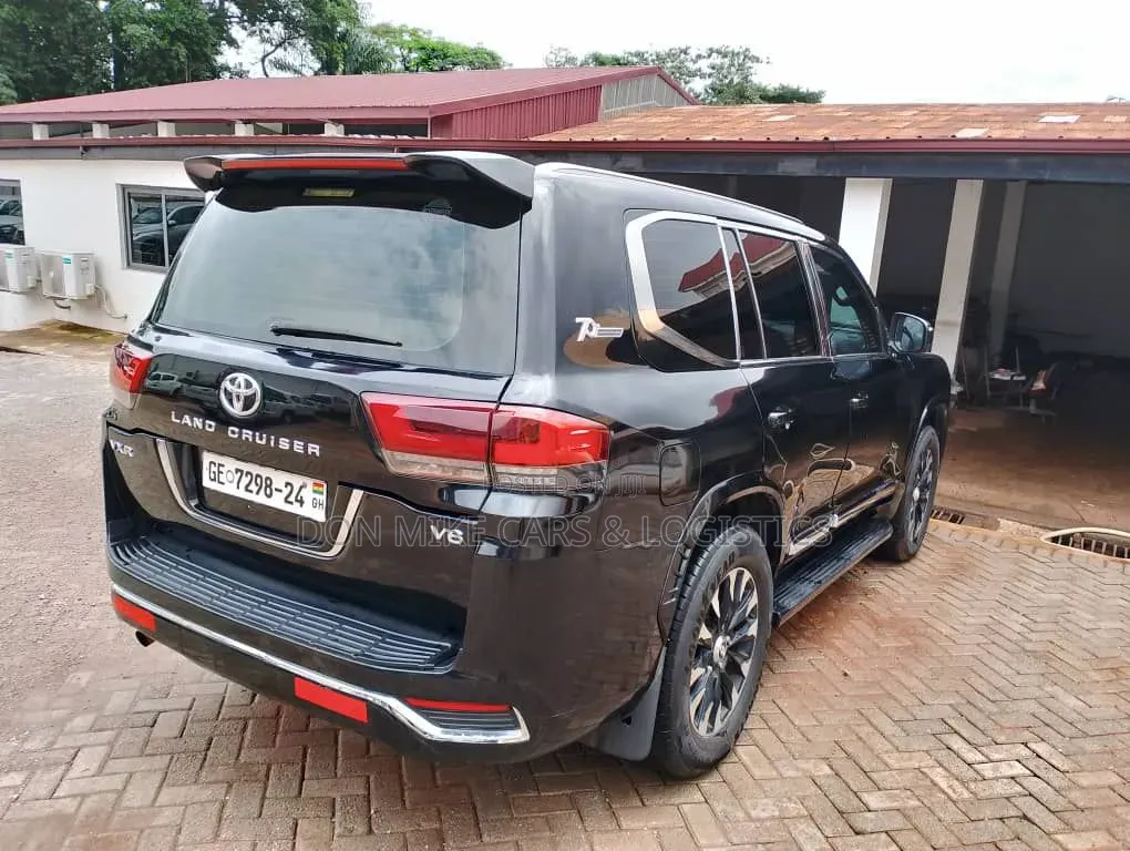 Toyota Land Cruiser 4.0 V6 GXR 2016 Black