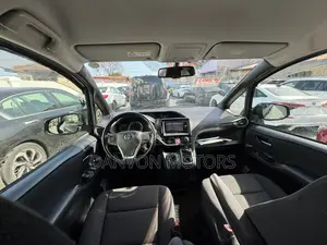 Toyota Voxy 2015 Black
