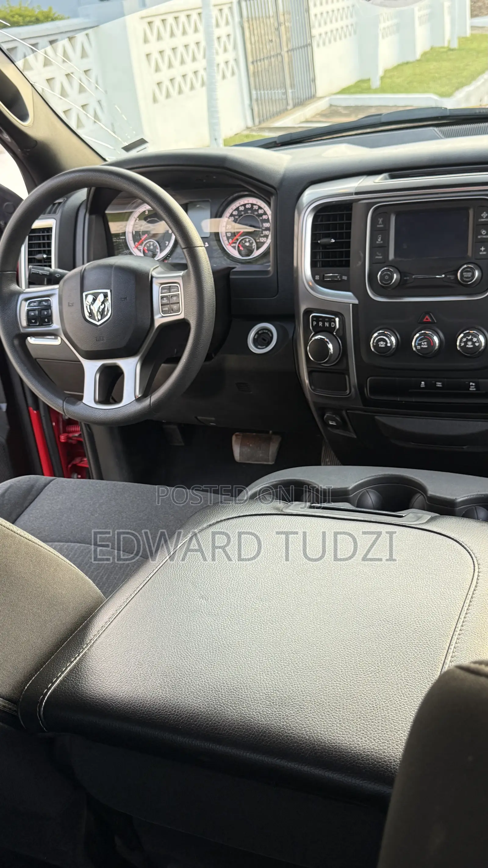 RAM 1500 Tradesman Quad Cab SB 2024 Red