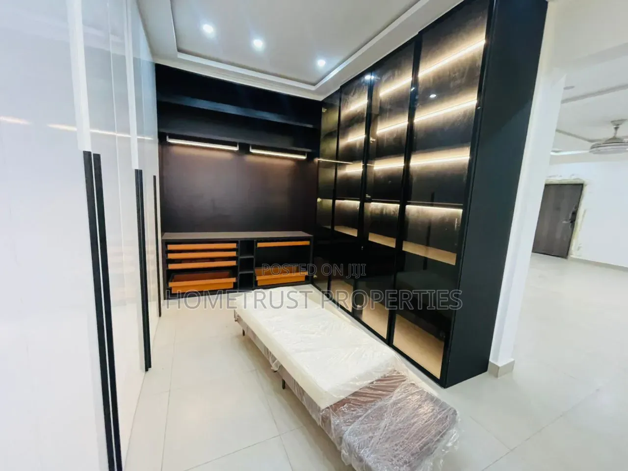 5bdrm Duplex in Roman Ridge, Police Station for sale