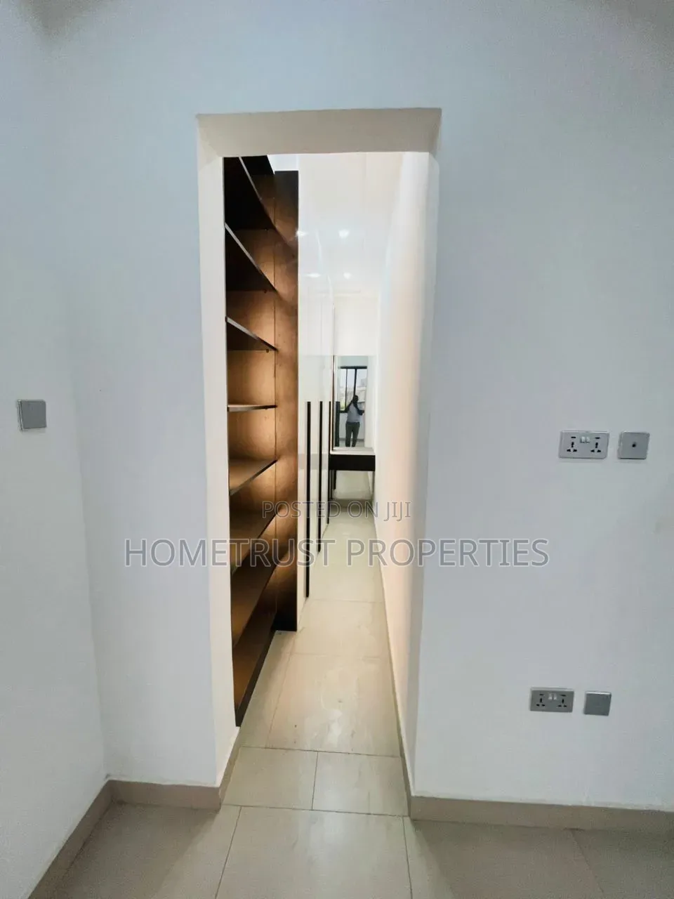 5bdrm Duplex in Roman Ridge, Police Station for sale