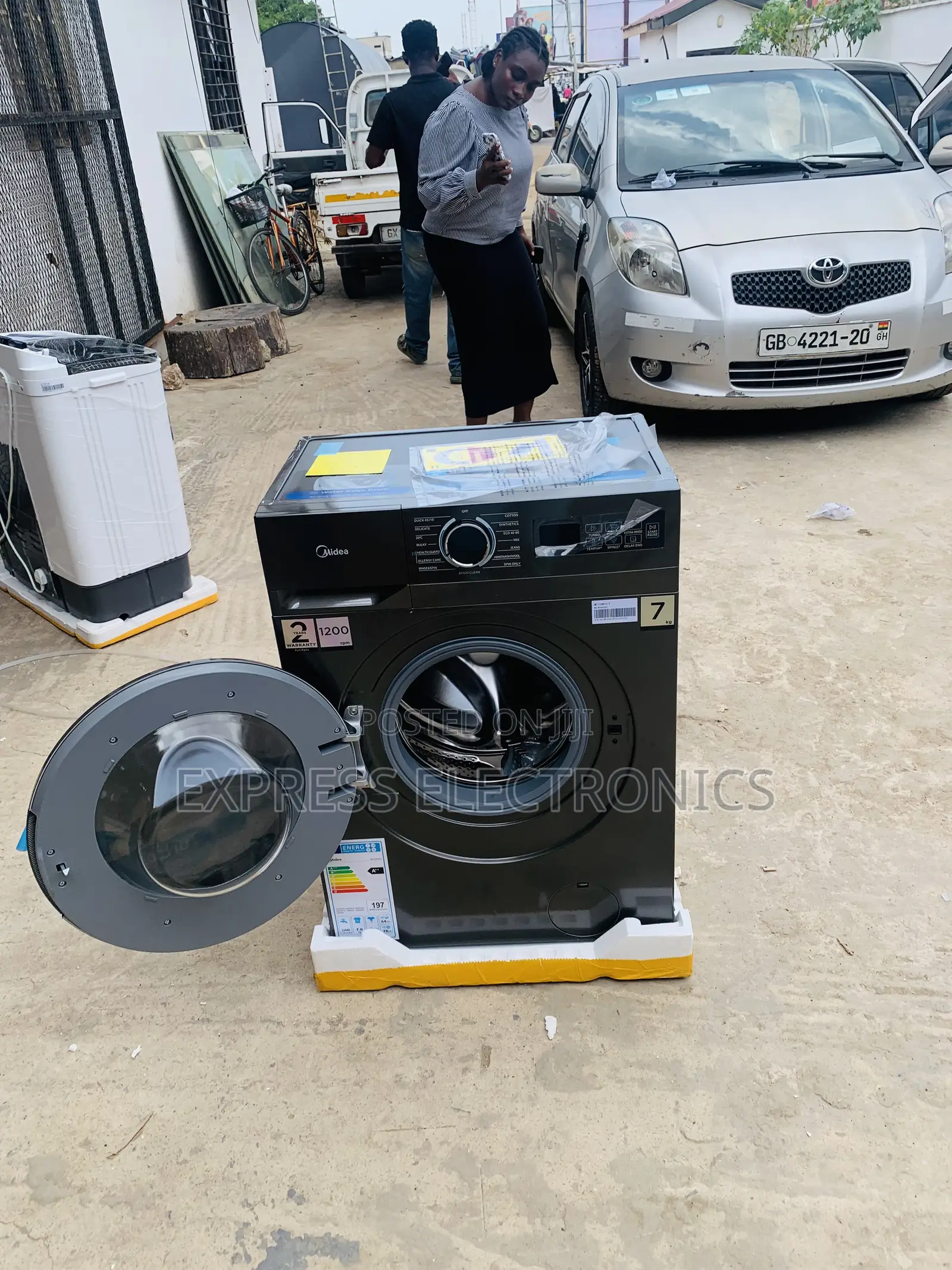 Strong Build Wm Front Load Full Auto 7kg Midea