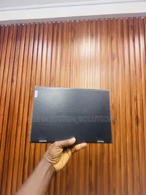 Laptop Lenovo 300e 4GB Intel SSD 128GB