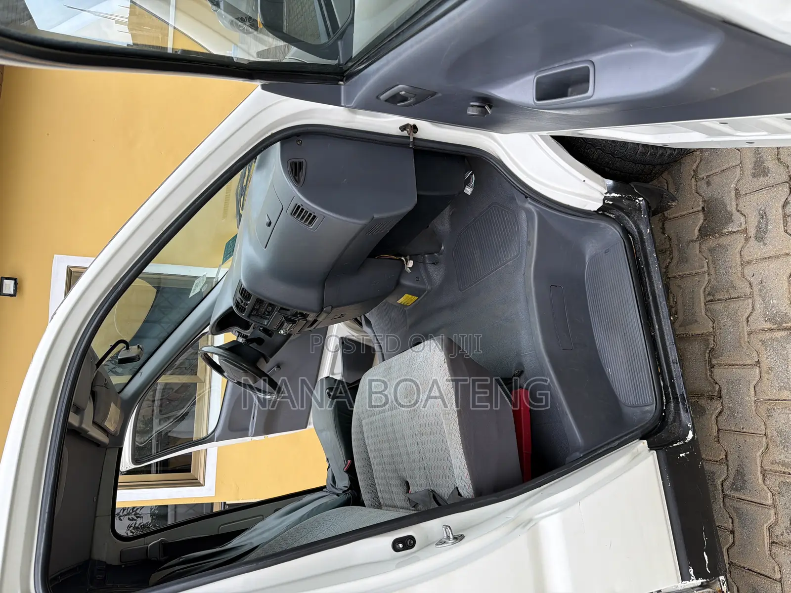 Toyota HiAce 1999 White
