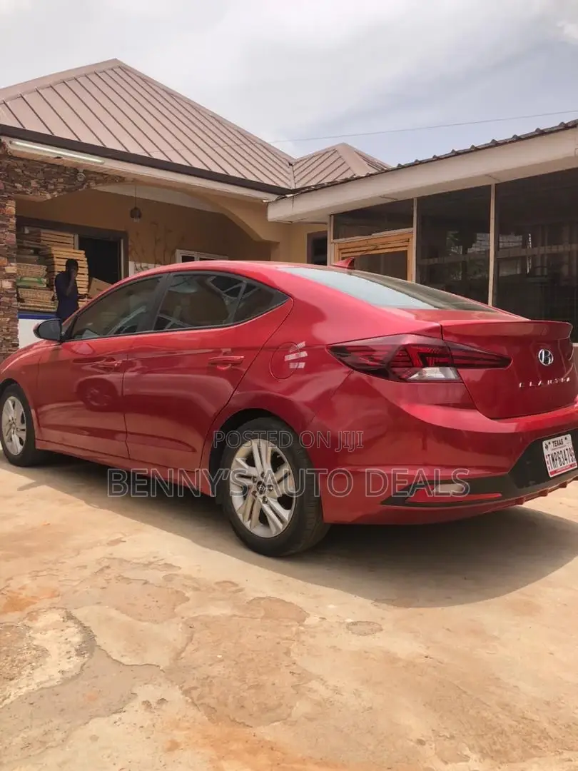 Hyundai Elantra 2020 Red