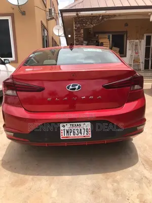 Hyundai Elantra 2020 Red