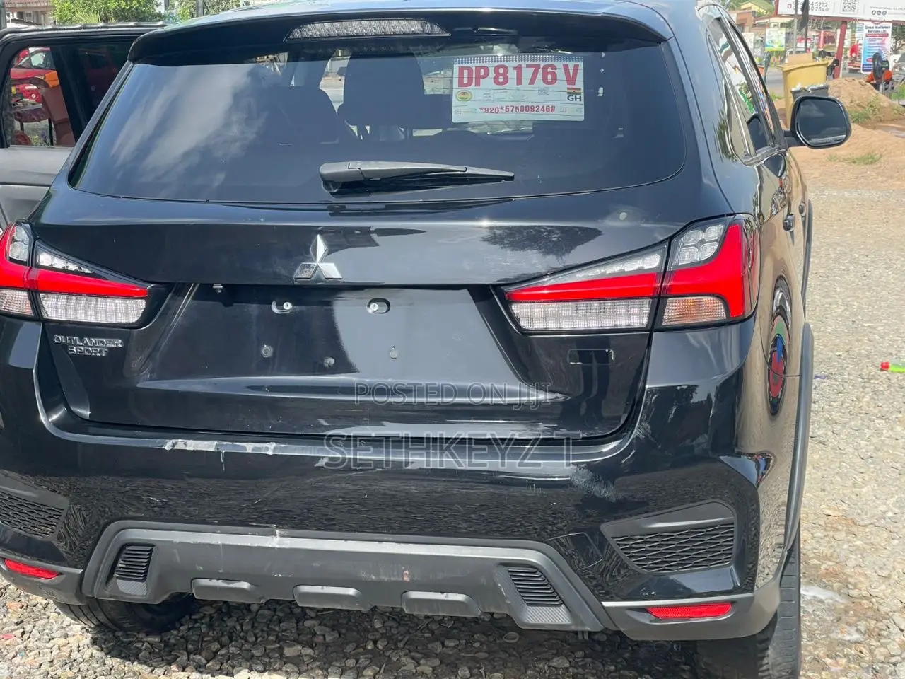 Mitsubishi Outlander 2022 Black
