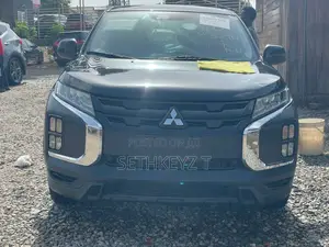 Mitsubishi Outlander 2022 Black