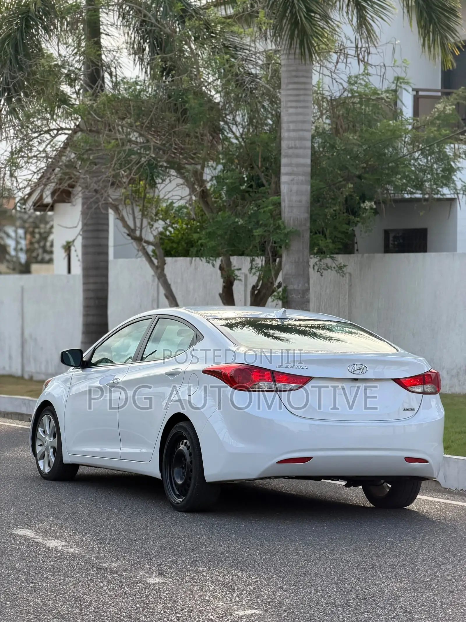 Hyundai Elantra 2013 White