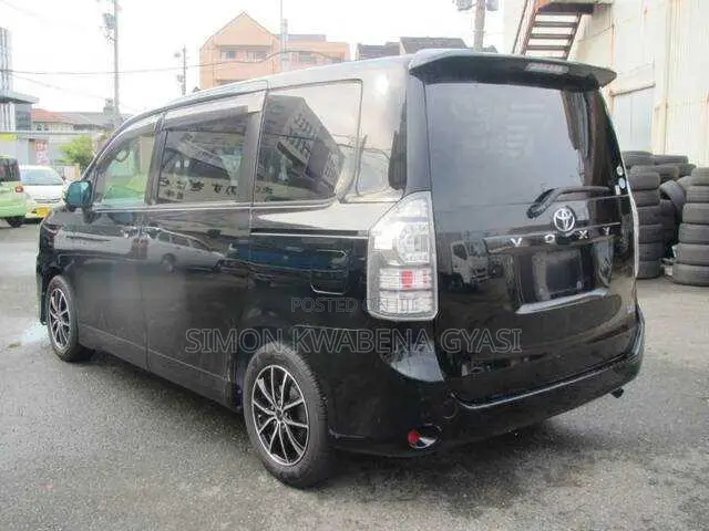 Toyota Voxy 2010 Black