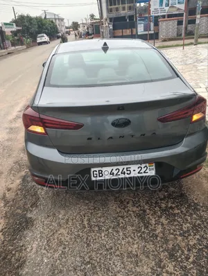 Hyundai Elantra 2019 Silver