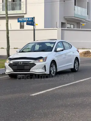 Hyundai Elantra 2019 White