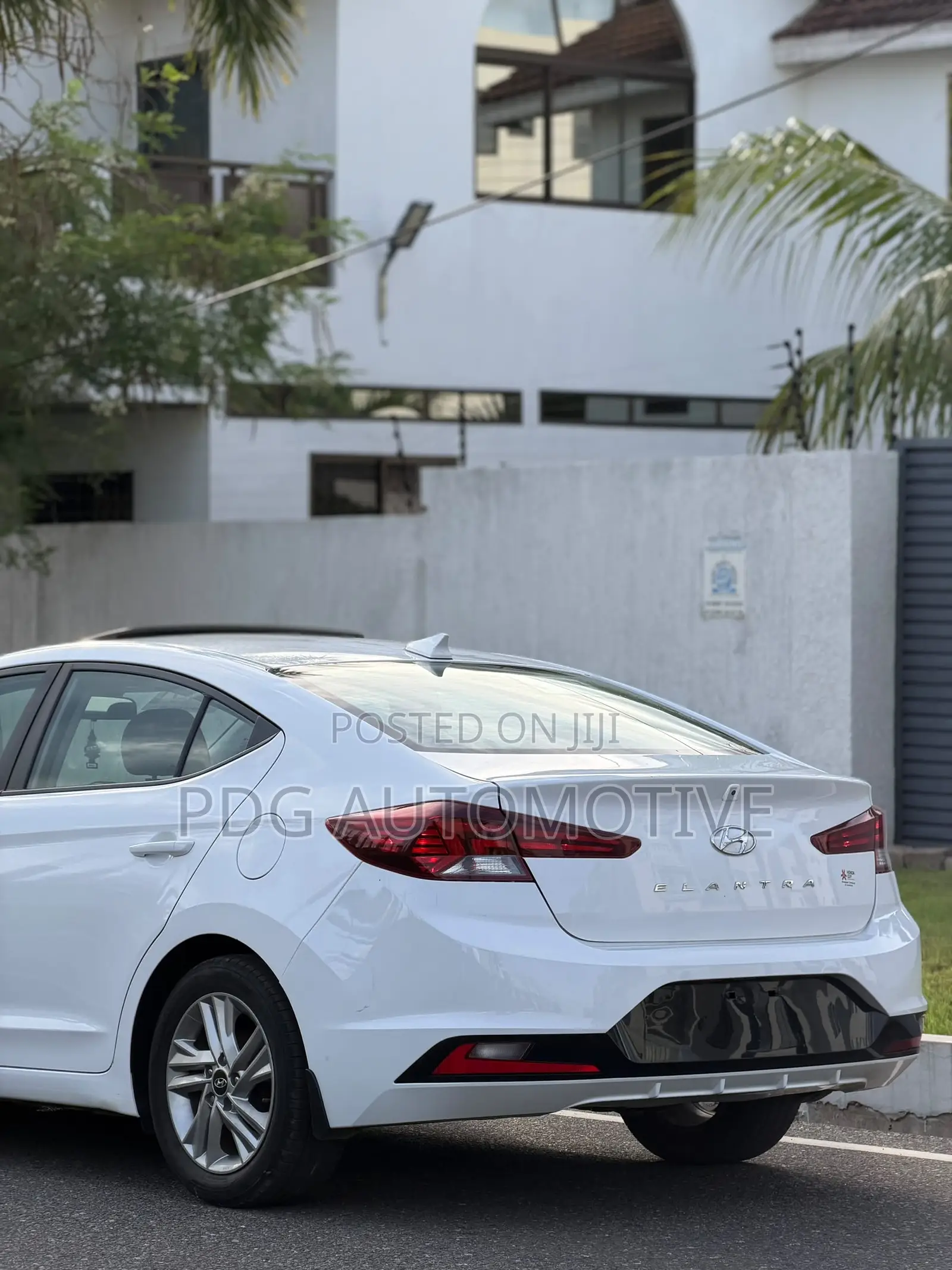 Hyundai Elantra 2019 White