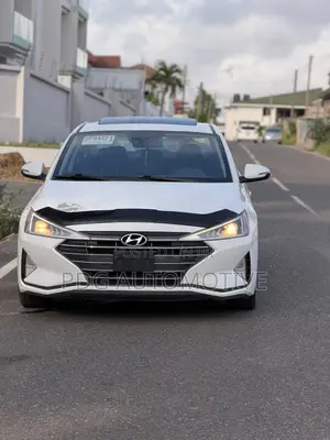Hyundai Elantra 2019 White