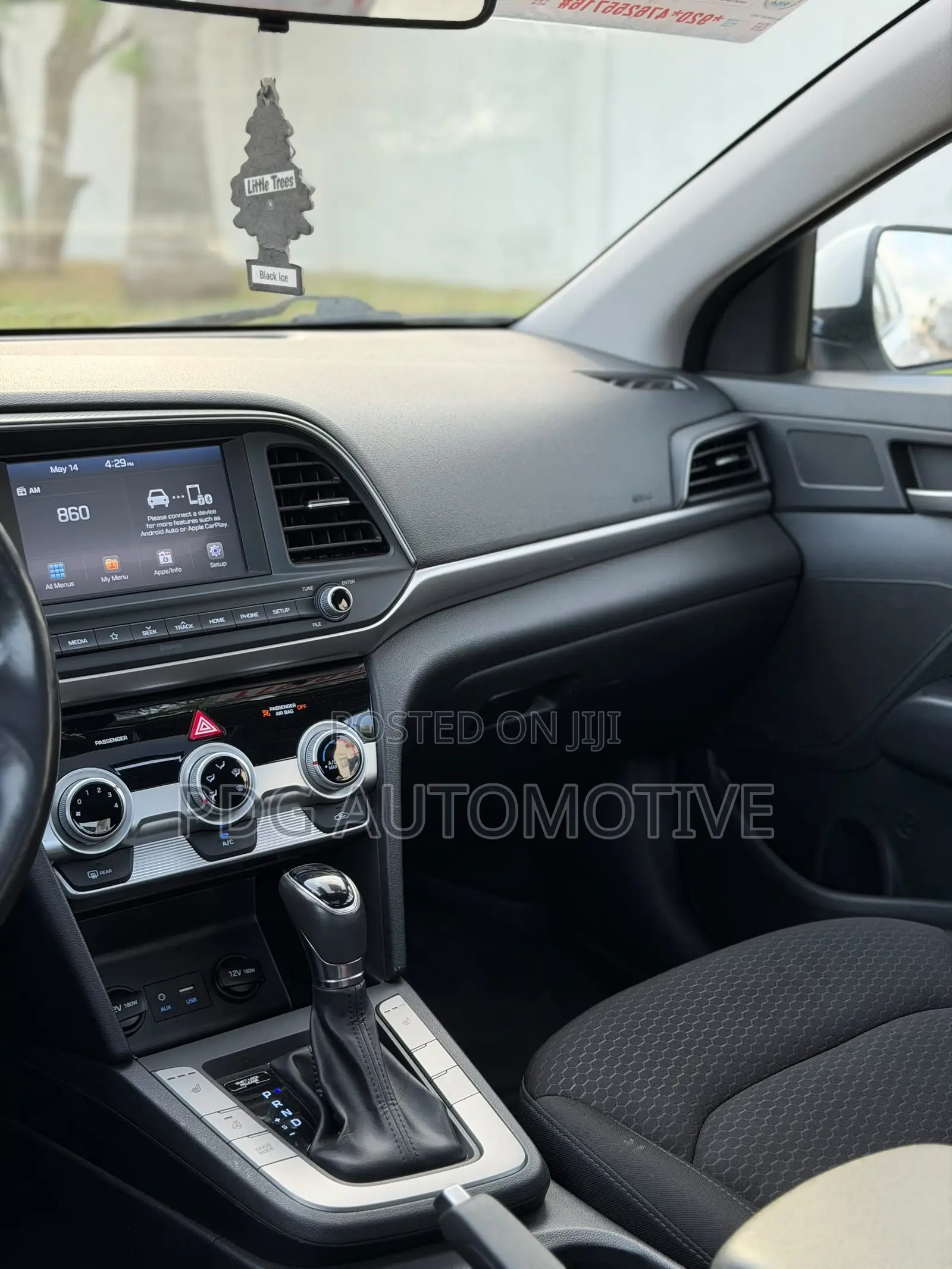 Hyundai Elantra 2019 White