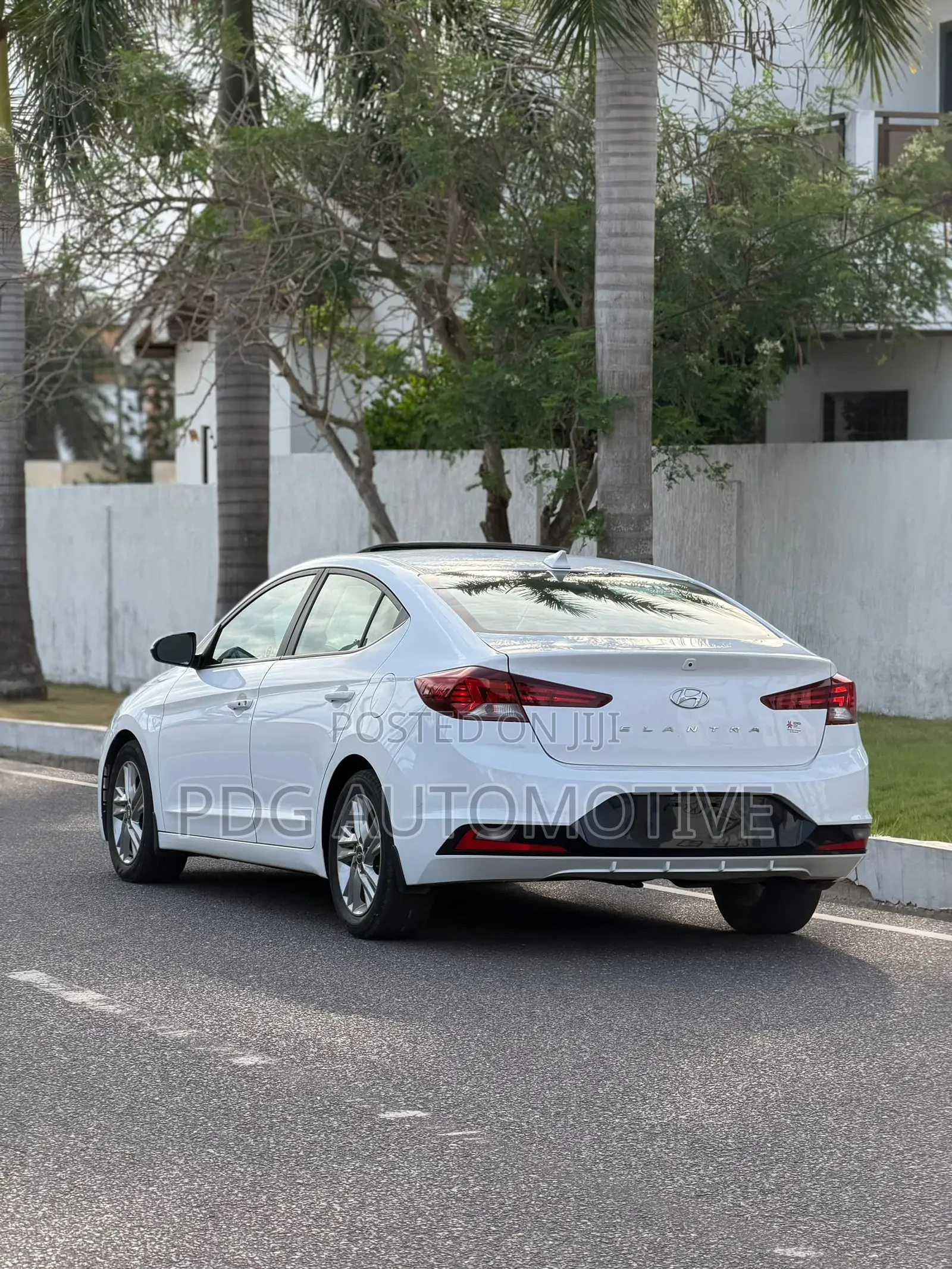 Hyundai Elantra 2019 White