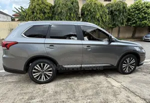 Mitsubishi Outlander 2019 Gray