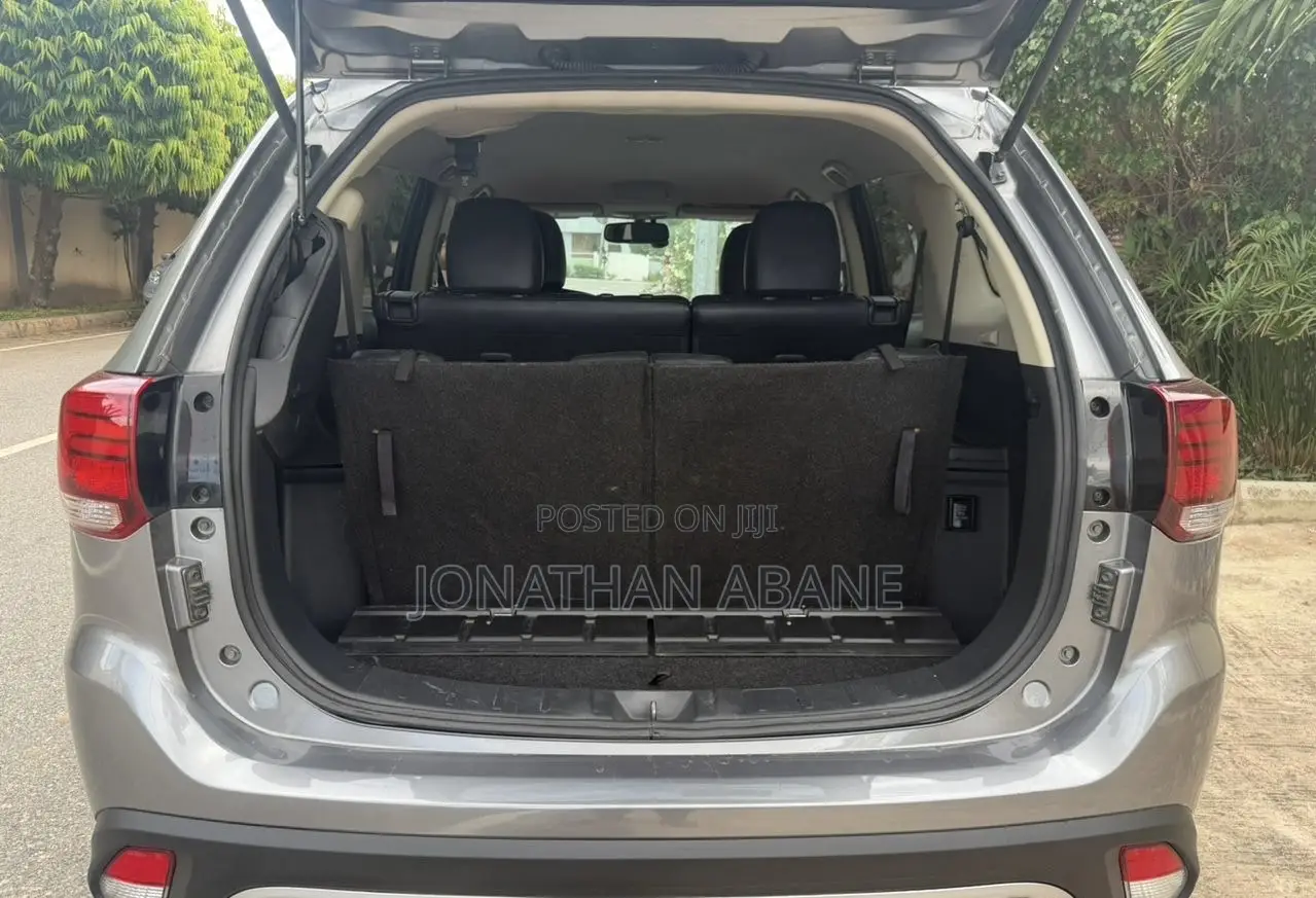 Mitsubishi Outlander 2019 Gray