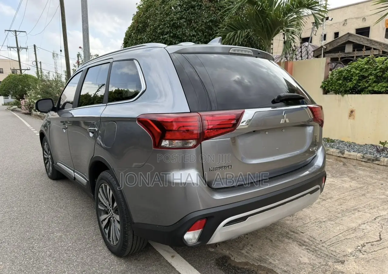 Mitsubishi Outlander 2019 Gray
